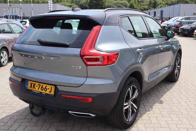 Volvo XC40 1.5 T3 R-Design Navigatie, Cruise control, Climate control, Trekhaak