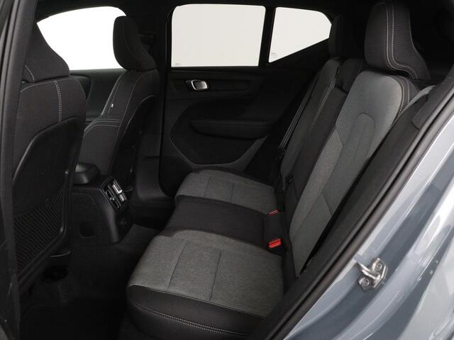 Volvo XC40 1.5 T4 Rech R Design Expression | Panoramadak | Stoel & stuurverwarming | Adaptive cruise | Trekhaak | Camera | Carplay | Getint glas | PHEV