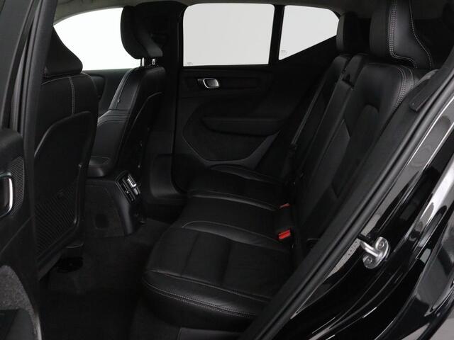 Volvo XC40 1.5 T4 Recharge Incription Expression | Leder | Trekhaak | Camera | Carplay | Keyless | Full LED | Parkeerhulp | Cruise control | Climate control
