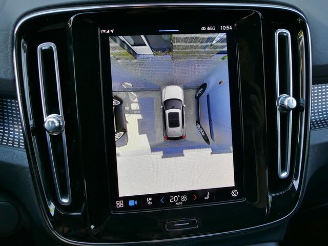 Volvo XC40 Recharge P8 AWD R-Design | schuifdak | Harman Kardon audio | trekhaak | verwarmd stuur