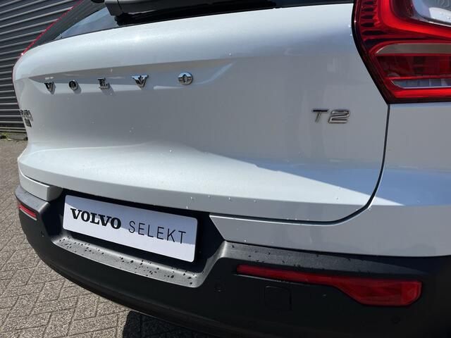 Volvo XC40 T2 R-Design Automaat / Crystal White / 19" 5 Spaaks / Park Assist Line / Adaptieve Cruise control /