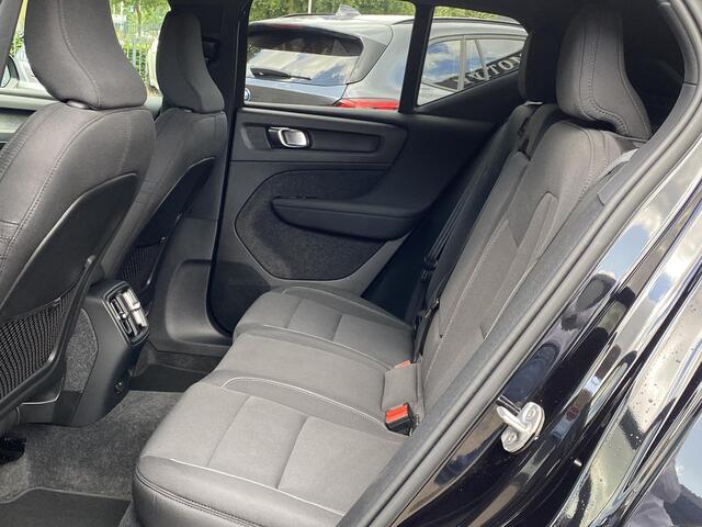 Volvo XC40 Single Motor Extended Range Plus 82 kWh ORIG. NL. NAP KM. | CAMERA | VOLVO GARANTIE T/M 1-2026