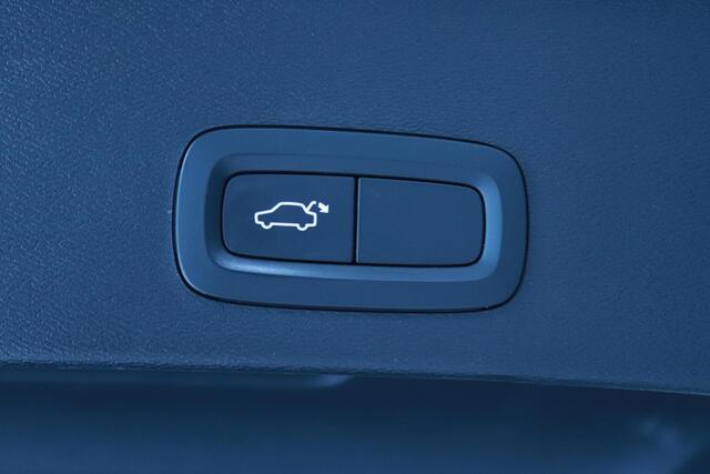 Volvo XC40 1.5 T5 Twin Engine R-Design Schuifdak/Clima/Navi/Trekhaak