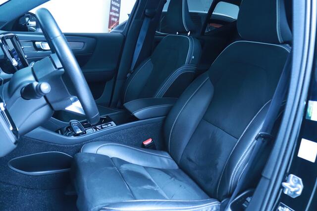 Volvo XC40 1.5 T5 Twin Engine R-Design Schuifdak/Clima/Navi/Trekhaak