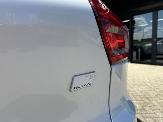 Volvo XC40 1.5 T5 Recharge R-Design Panodak
