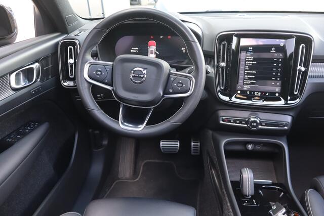 Volvo XC40 Recharge P8 AWD R-Design NL-Auto!! Panoramadak I Leder