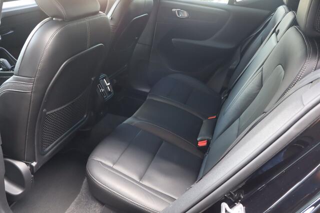 Volvo XC40 Recharge P8 AWD R-Design NL-Auto!! Panoramadak I Leder