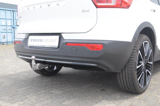Volvo XC40 211PK Automaat B4 Ultra Dark / Adaptive cruise control / Trekhaak / Elektrische stoelen / Harman Kardon audio / Pilot assist / BLIS / Stoel en stuur verwarming / Elektrische achterklep / Parkeersensoren met 360 camera / Google infotainment