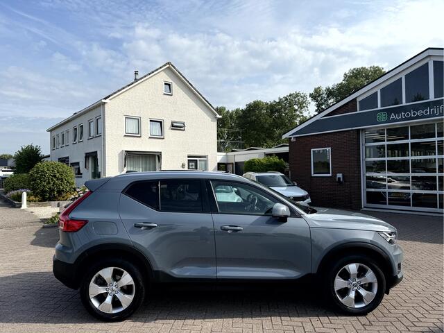 Volvo XC40 1.5 T3 Momentum Camera, Harman/Kardon, App Connect