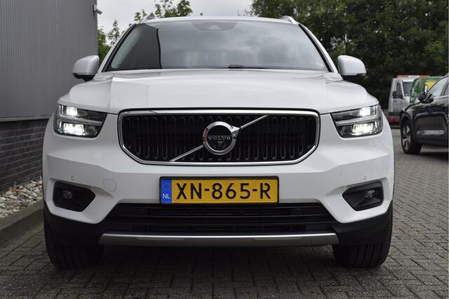 Volvo XC40 2.0 T4 Momentum Trekhaak, Pilot assist, 360", PDC, Park assist, NAP