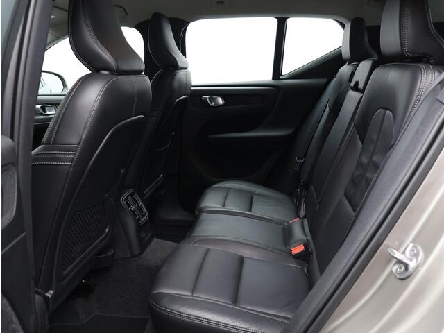 Volvo XC40 T5 Recharge Inscription / Lederen Bekleding / Elektrische Stoelen / Stoel + Stuurverwarming /Adaptive Cruise / Parkeercamera / Keyless / Pilot Assist /