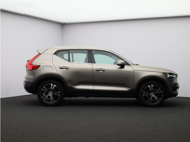 Volvo XC40 T5 Recharge Inscription / Lederen Bekleding / Elektrische Stoelen / Stoel + Stuurverwarming /Adaptive Cruise / Parkeercamera / Keyless / Pilot Assist /