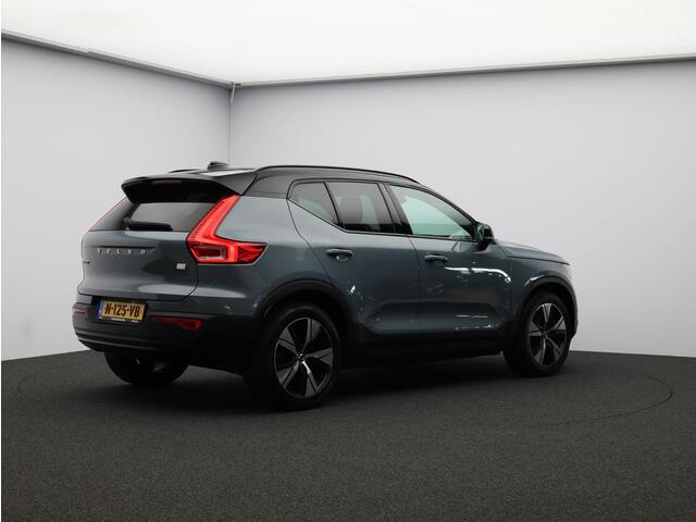 Volvo XC40 Recharge Pro / Trekhaak / Adapt. Cruise Control / Pano. Dak / Stoel- + Stuurwielverwarming / Elek. verstelbare stoelen / BLIS / Harman Kardon