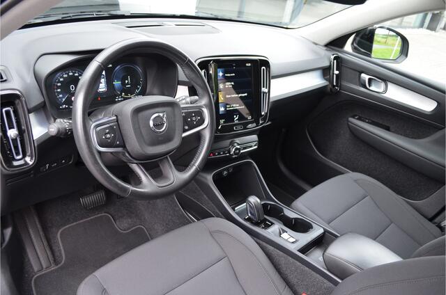 Volvo XC40 1.5 T4 Recharge Inscription Carplay | Pilot Assist | Dodehoeksensor | Bordenherkenning | NL auto