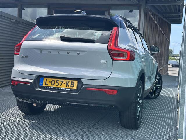 Volvo XC40 1.5 T4 Recharge R-Design Expression / Pano. dak / Stuur + stoelen verwarmd / Camera achter / Harman Kardon / Carplay / Pilot assist /