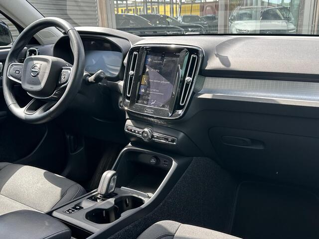 Volvo XC40 1.5 T4 Recharge R-Design Expression / Pano. dak / Stuur + stoelen verwarmd / Camera achter / Harman Kardon / Carplay / Pilot assist /