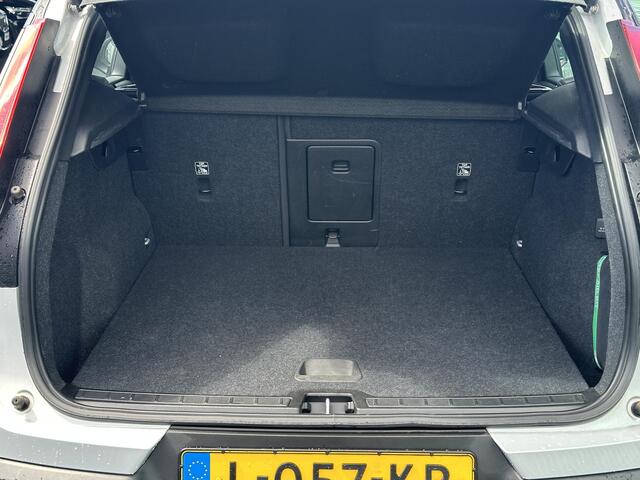 Volvo XC40 1.5 T4 Recharge R-Design Expression / Pano. dak / Stuur + stoelen verwarmd / Camera achter / Harman Kardon / Carplay / Pilot assist /