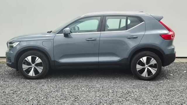 Volvo XC40 1.5 T4 Hybrid - Trekhaak - Park Assist - Lighting Pack - Climate Pack - Verwarmbare voorruit