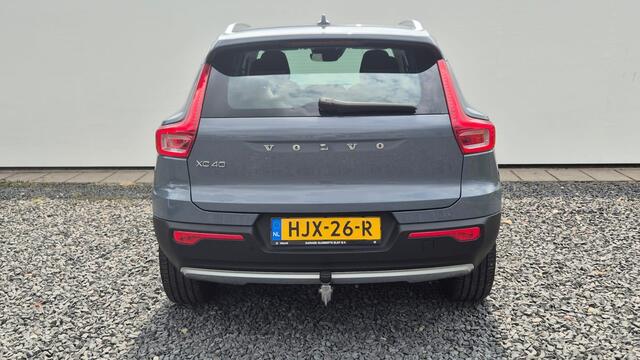 Volvo XC40 1.5 T4 Hybrid - Trekhaak - Park Assist - Lighting Pack - Climate Pack - Verwarmbare voorruit