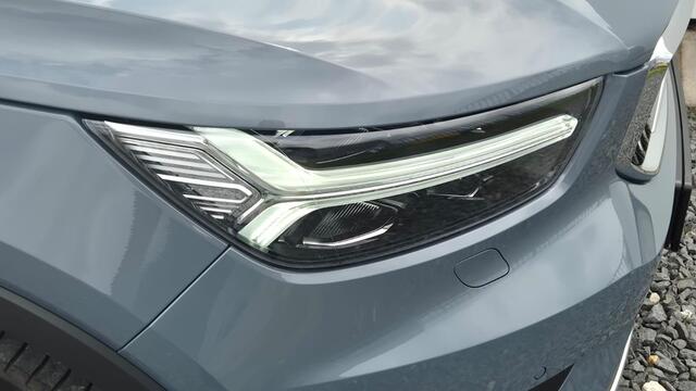 Volvo XC40 1.5 T4 Hybrid - Trekhaak - Park Assist - Lighting Pack - Climate Pack - Verwarmbare voorruit