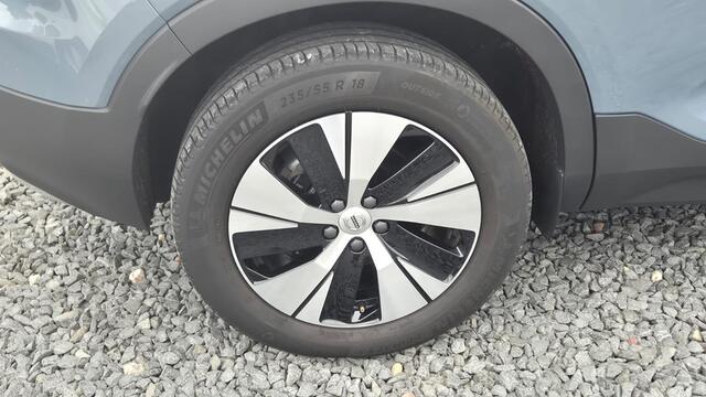 Volvo XC40 1.5 T4 Hybrid - Trekhaak - Park Assist - Lighting Pack - Climate Pack - Verwarmbare voorruit