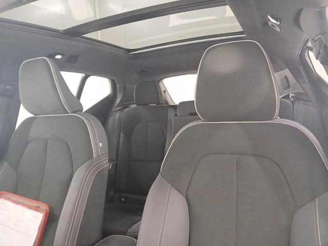 Volvo XC40 Recharge Twin Ultimate 82 kWh | 408PK | Trekhaak | Panorama Schuifdak | 360° Camera | Nubuck | Standkachel | Harman/Kardon | VOL