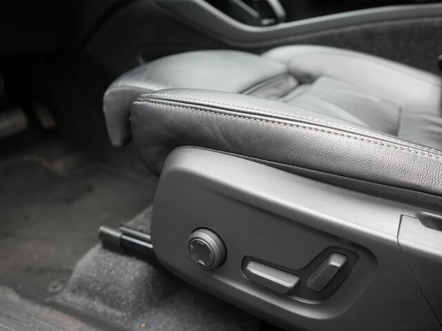 Volvo XC40 T4 Recharge Inscription Plug In Hybrid 211pk Dealer O.H PHEV | Panodak | Lederen Sportstoelen Memory | Adaptive Cruise | 360 Camera | 21"L.M | Harman Kardon | Keyless |