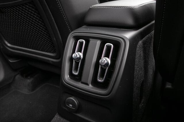 Volvo XC40 1.5 T5 Plug-in hybrid Ultimate Dark - All in rijklaarprijs | Schuifdak | Trekhaak wegklapbaar | Lederen bekleding