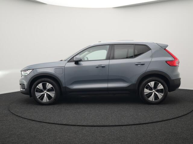 Volvo XC40 T5 Twin Engine Inscription Plug In Hybrid 261pk Thunder Grey Dealer O.H. PHEV | Panodak | Lederen Bekleding | Harman Kardon | Pilot Assist | Apple Carplay | Adaptive Cruise | Navigatie | Camera | DAB | Virtual |