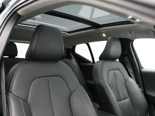 Volvo XC40 T5 Twin Engine Inscription Plug In Hybrid 261pk Thunder Grey Dealer O.H. PHEV | Panodak | Lederen Bekleding | Harman Kardon | Pilot Assist | Apple Carplay | Adaptive Cruise | Navigatie | Camera | DAB | Virtual |
