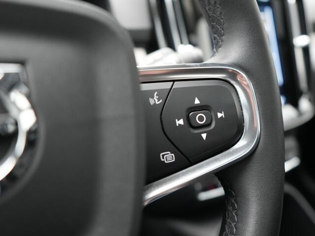 Volvo XC40 T4 Recharge Inscription Plug In Hybrid 211pk PHEV | Panodak | Trekhaak af Fabriek | Navigatie | Cruise Control | Camera | Apple Carplay | Climate Control | Virtual | DAB |