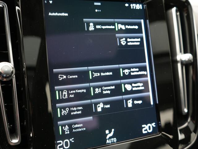 Volvo XC40 T4 Recharge Inscription Plug In Hybrid 211pk PHEV | Panodak | Trekhaak af Fabriek | Navigatie | Cruise Control | Camera | Apple Carplay | Climate Control | Virtual | DAB |