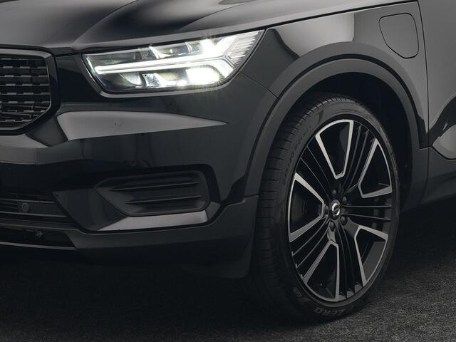 Volvo XC40 T4 Recharge R-Design Plug In hybrid 211pk Dealer O.H PHEV | Panodak | Leder Alcantara Sportstoelen Memory & Verwarmd | Camera | Cruise Control | Apple Carplay | DAB | Virtual |