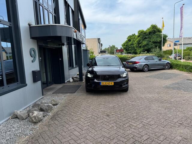 Volvo XC40 R-design, Black-edition, Navi, adap. cruisecontrl, trekhk, LM-velgen