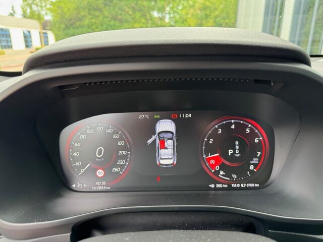 Volvo XC40 R-design, Black-edition, Navi, adap. cruisecontrl, trekhk, LM-velgen