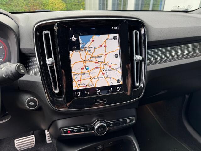 Volvo XC40 R-design, Black-edition, Navi, adap. cruisecontrl, trekhk, LM-velgen