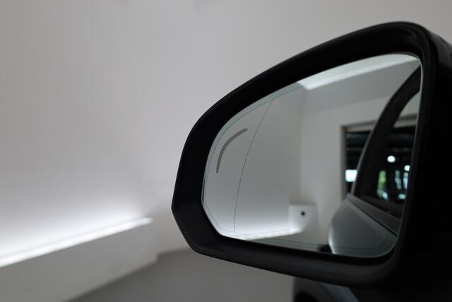 Volvo XC40 1.5 T5 Recharge R-Design | Pano | Elek. trekhaak | Adapt. Cruise | Stoel- Stuurverw. | Camera