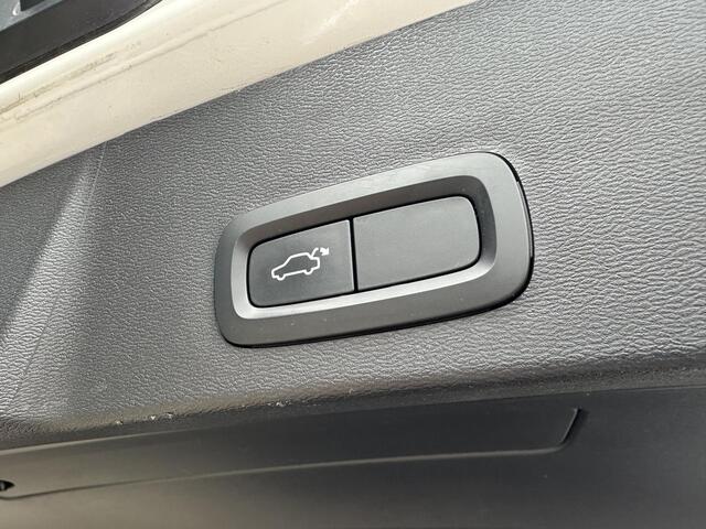 Volvo XC40 1.5 T5 Twin Engine R-Design / Pan. Dak / Camera / Elek. Stoelen / CarPlay /
