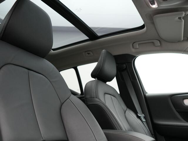 Volvo XC40 T4 Recharge Inscription Plug In Hybrid 211pk PHEV | Panodak | Adaptive Cruise | Pilot Assist | Harman Kardon | Lederen Sportstoelen Verwarmd | Apple Carplay | Camera | Virtual | DAB |