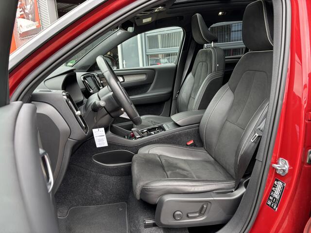 Volvo XC40 2.0 T4 R-Design / Navi / Camera / Schuifkanteldak / Harman Kardon Audio /