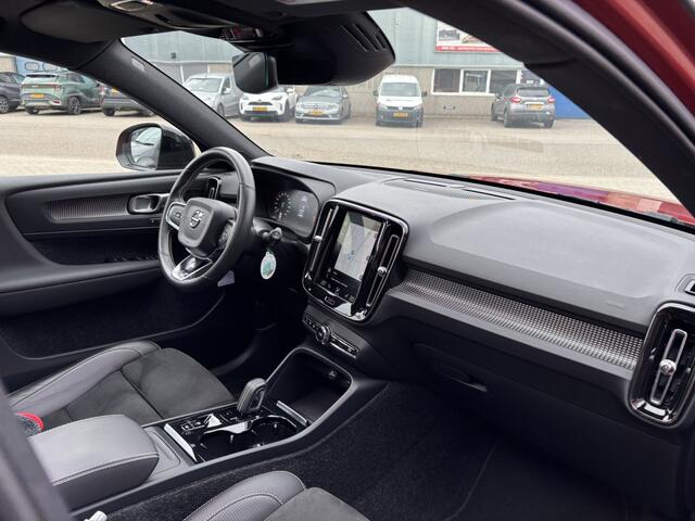 Volvo XC40 2.0 T4 R-Design / Navi / Camera / Schuifkanteldak / Harman Kardon Audio /