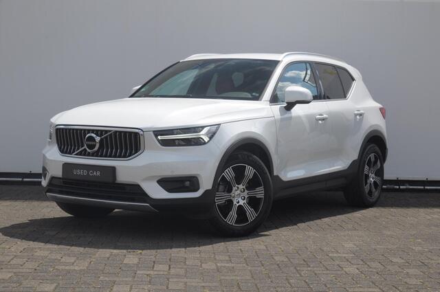 Volvo XC40 T4 190PK Automaat Inscription / Adaptieve cruise control / Parkeersensoren met camera / BLIS / Stoelverwarming / Elektrische stoelen / Keyless entry / Elektrische achterklep