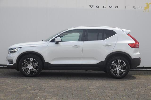 Volvo XC40 T4 190PK Automaat Inscription / Adaptieve cruise control / Parkeersensoren met camera / BLIS / Stoelverwarming / Elektrische stoelen / Keyless entry / Elektrische achterklep