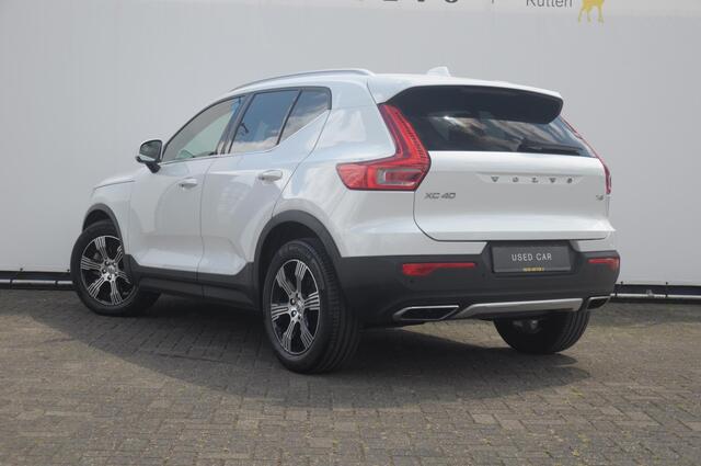 Volvo XC40 T4 190PK Automaat Inscription / Adaptieve cruise control / Parkeersensoren met camera / BLIS / Stoelverwarming / Elektrische stoelen / Keyless entry / Elektrische achterklep