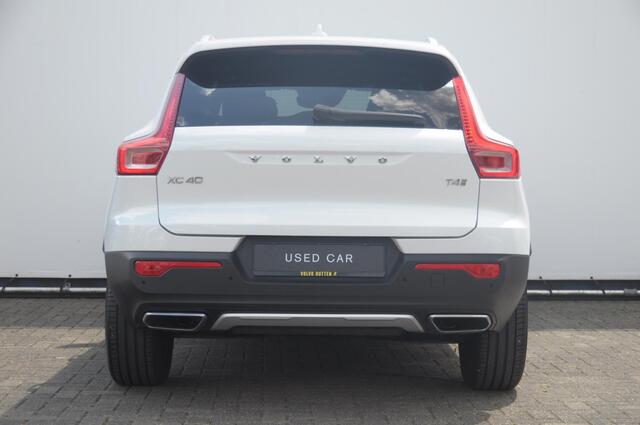 Volvo XC40 T4 190PK Automaat Inscription / Adaptieve cruise control / Parkeersensoren met camera / BLIS / Stoelverwarming / Elektrische stoelen / Keyless entry / Elektrische achterklep