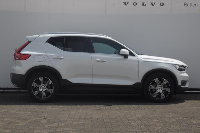 Volvo XC40 T4 190PK Automaat Inscription / Adaptieve cruise control / Parkeersensoren met camera / BLIS / Stoelverwarming / Elektrische stoelen / Keyless entry / Elektrische achterklep