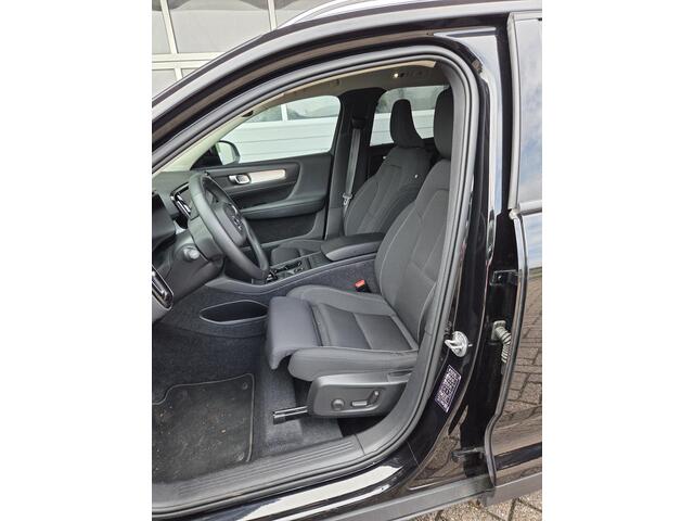 Volvo XC40 1.5 T3 Momentum Pro, Panoramadak, Memory Stoelen, Elec Achterklep,