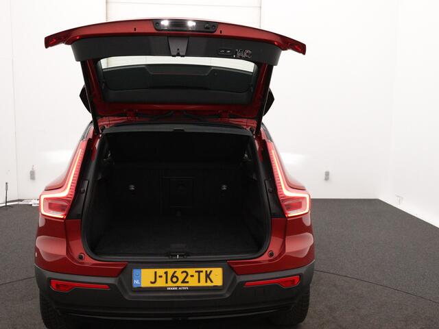 Volvo XC40 T4 Automaat Hybride R-Design Expression / Panoramadak / Navigatie / Airco-ecc./ Xenon / Pdc.V+A / Apk nov-2026