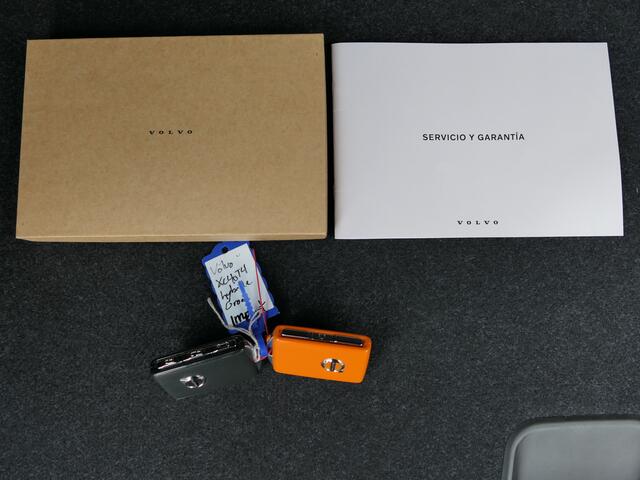 Volvo XC40 T4 Recharge Core Bright 12 MND garantie Keyless Entry / Draadloos telefoon opladen / Navi
