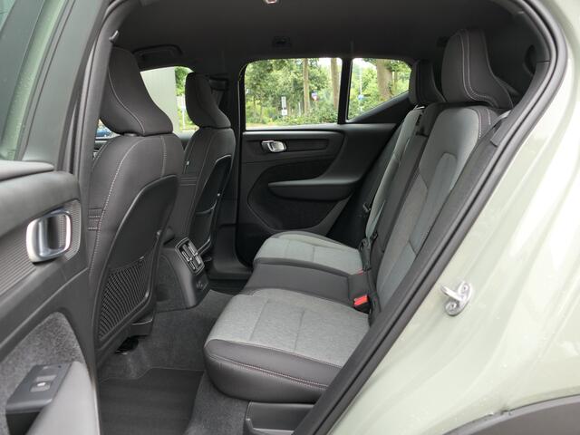 Volvo XC40 T4 Recharge Core Bright 12 MND garantie Keyless Entry / Draadloos telefoon opladen / Navi